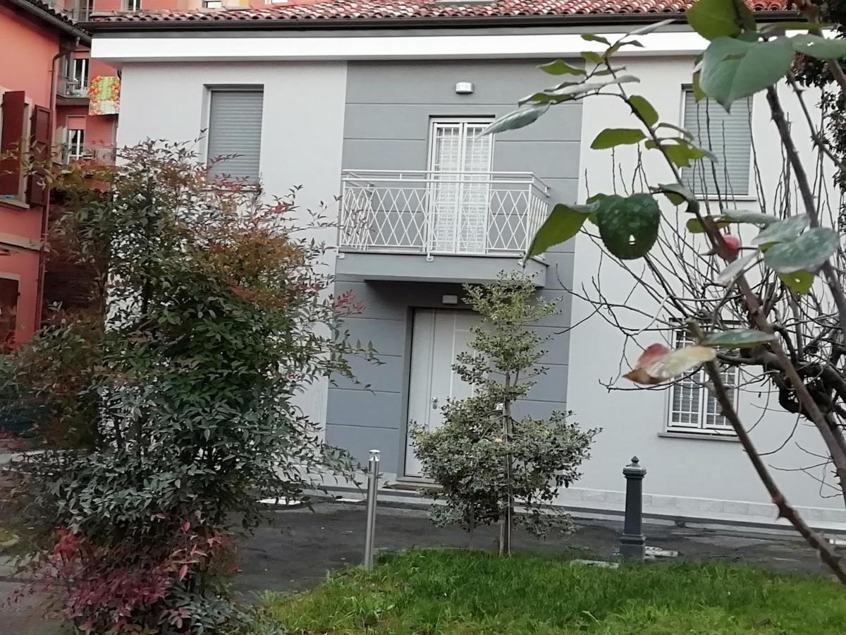 Grigio Perla Panigale, Villetta Con Giardino E Parcheggio Privato Fino A Tre Posti Auto - Un Oasi Di Tranqullita Болоня Екстериор снимка